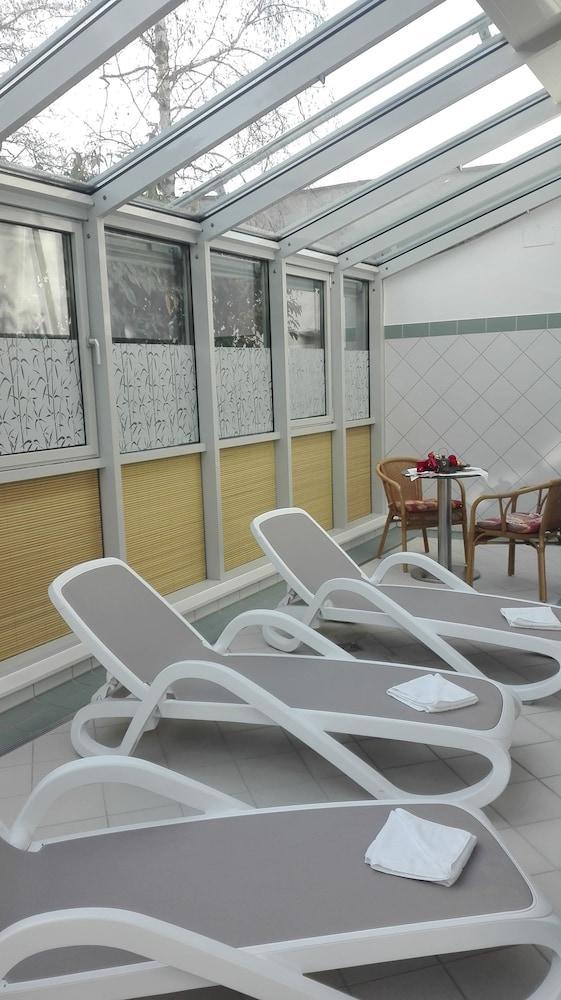 Hotel Schloss Schweinsburg Neukirchen-Pleiße Eksteriør billede
