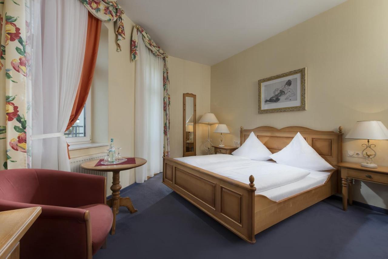 Hotel Schloss Schweinsburg Neukirchen-Pleiße Eksteriør billede