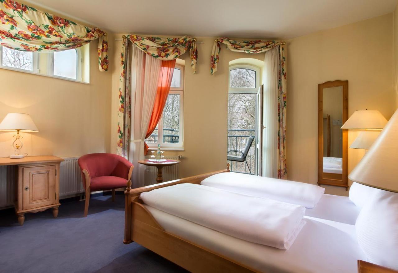 Hotel Schloss Schweinsburg Neukirchen-Pleiße Eksteriør billede