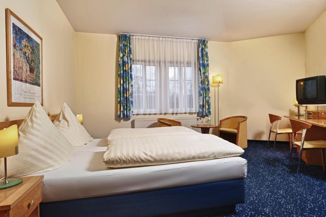 Hotel Schloss Schweinsburg Neukirchen-Pleiße Eksteriør billede