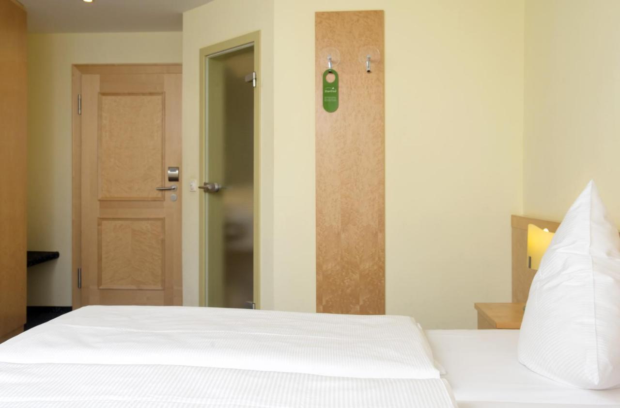Hotel Schloss Schweinsburg Neukirchen-Pleiße Eksteriør billede